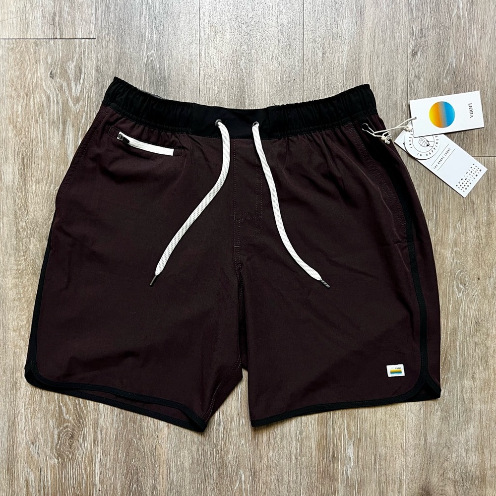 Vuori Banks Short - Oxblood Linen Texture 🏔